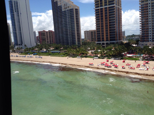 TourHelicopter-彭布罗克派恩斯必去景点