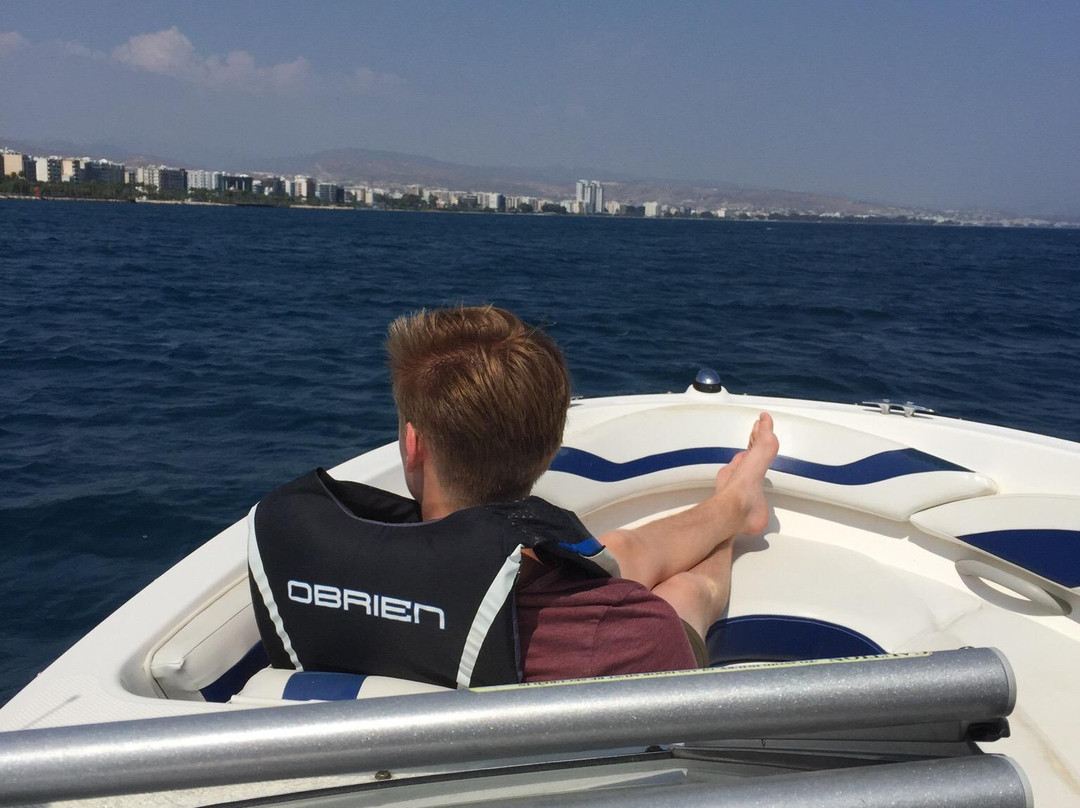Force Eight Watersports-Agios Tychon必去景点