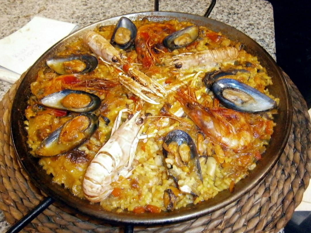 恩坎普餐馆和美食-La Cirera