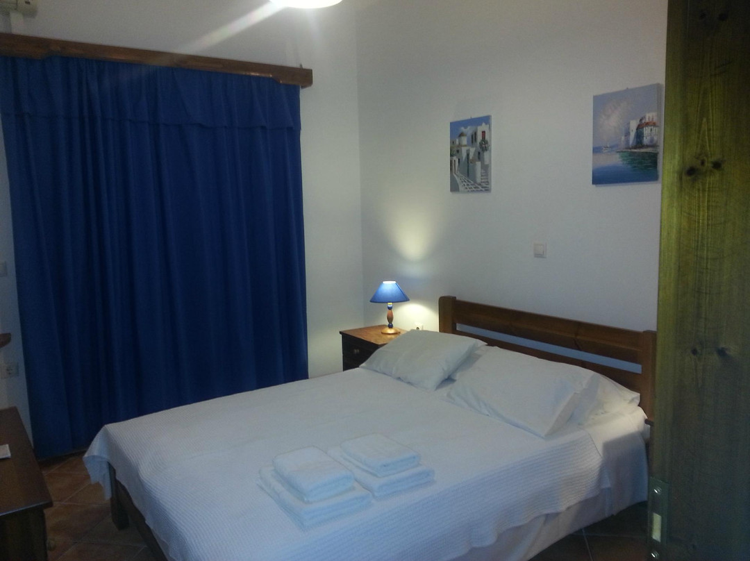 Syrou Lotos Studios & Apartments