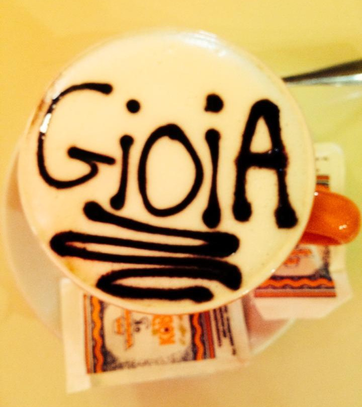 Pieve Porto Morone旅游景点-Roxi Bar