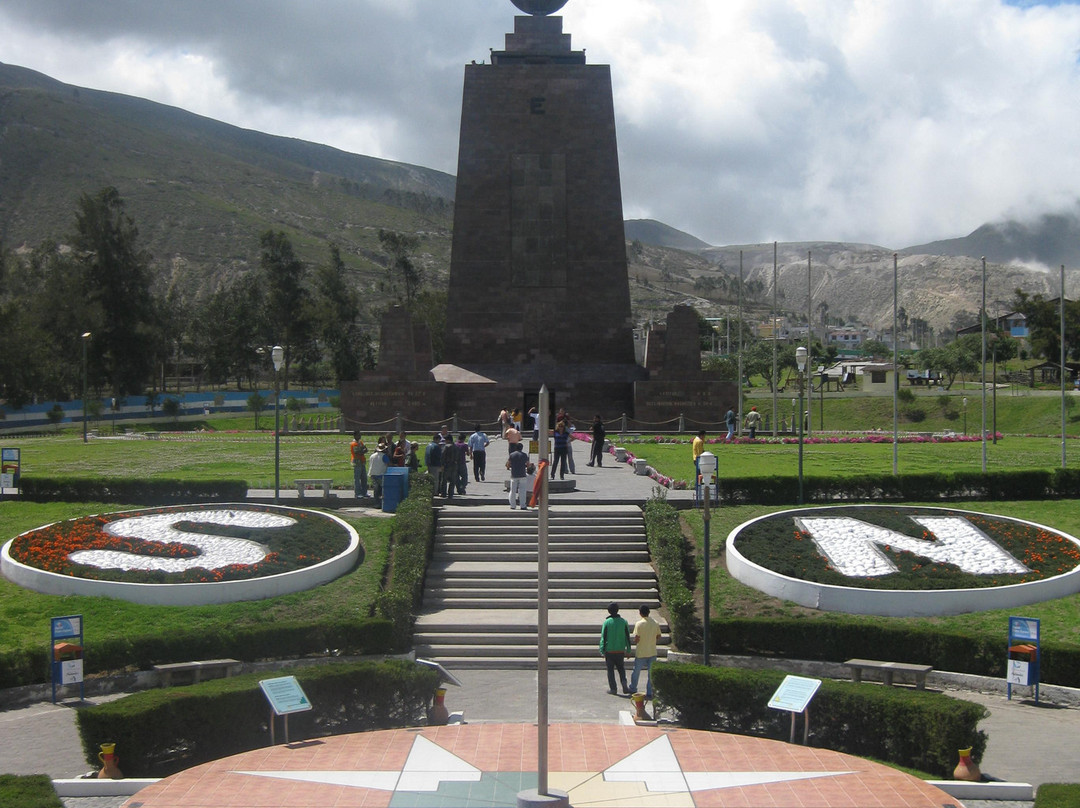 Mitad Del Mundo-皮钦查省 圣安东尼奥镇必去景点
