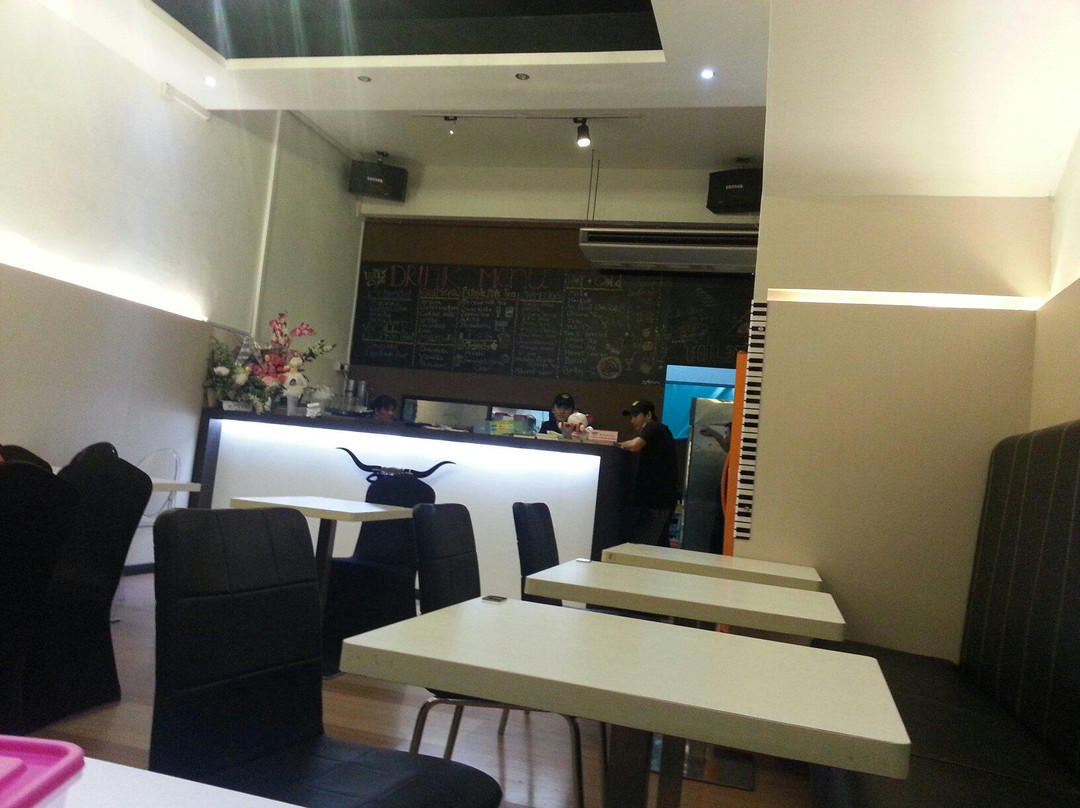 宾图卢餐馆和美食-The Bull's Grill