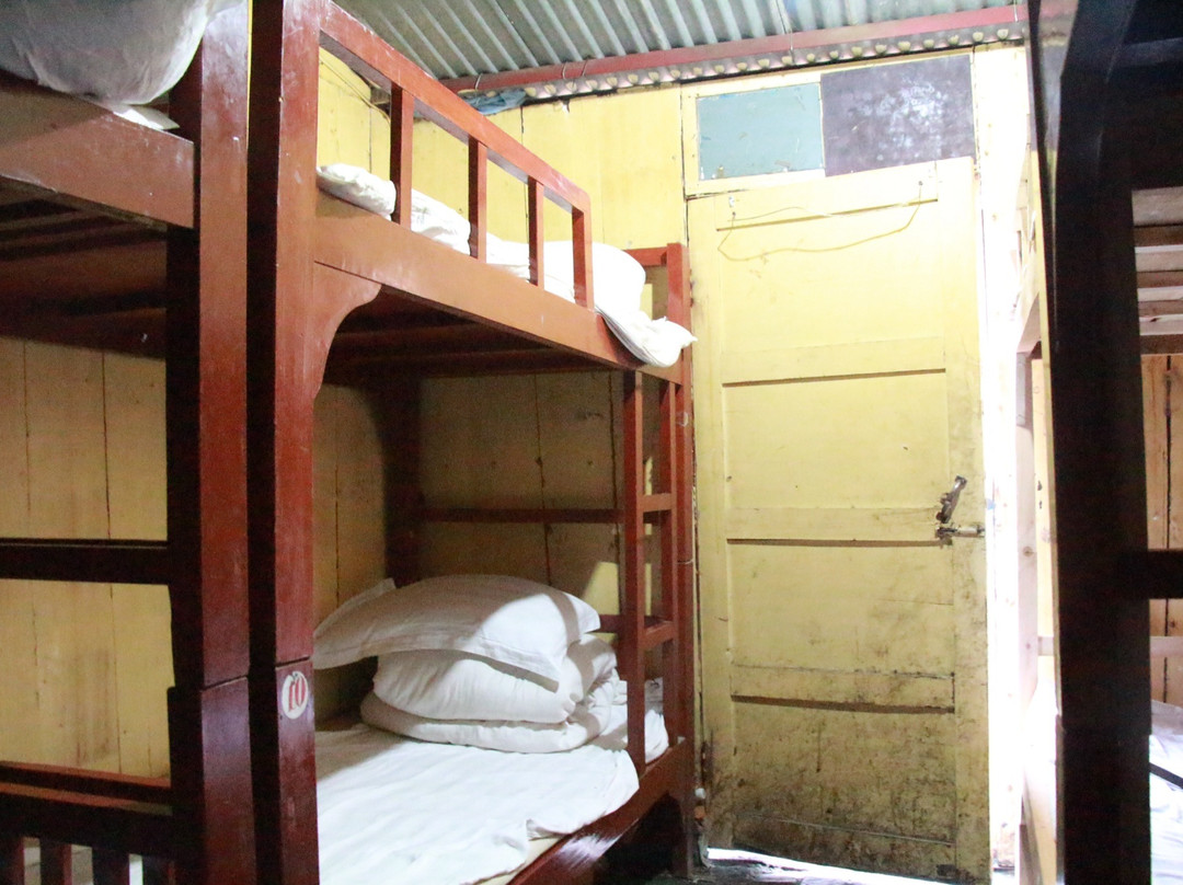 华山东峰饭店主图