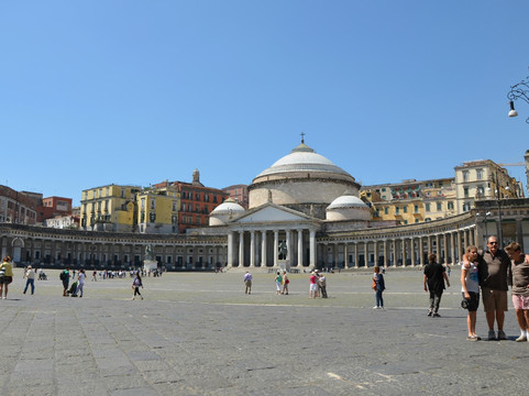平民表决广场-那不勒斯必去景点