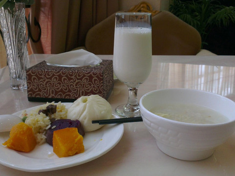 镇江大港新区逸翠园大酒店主图