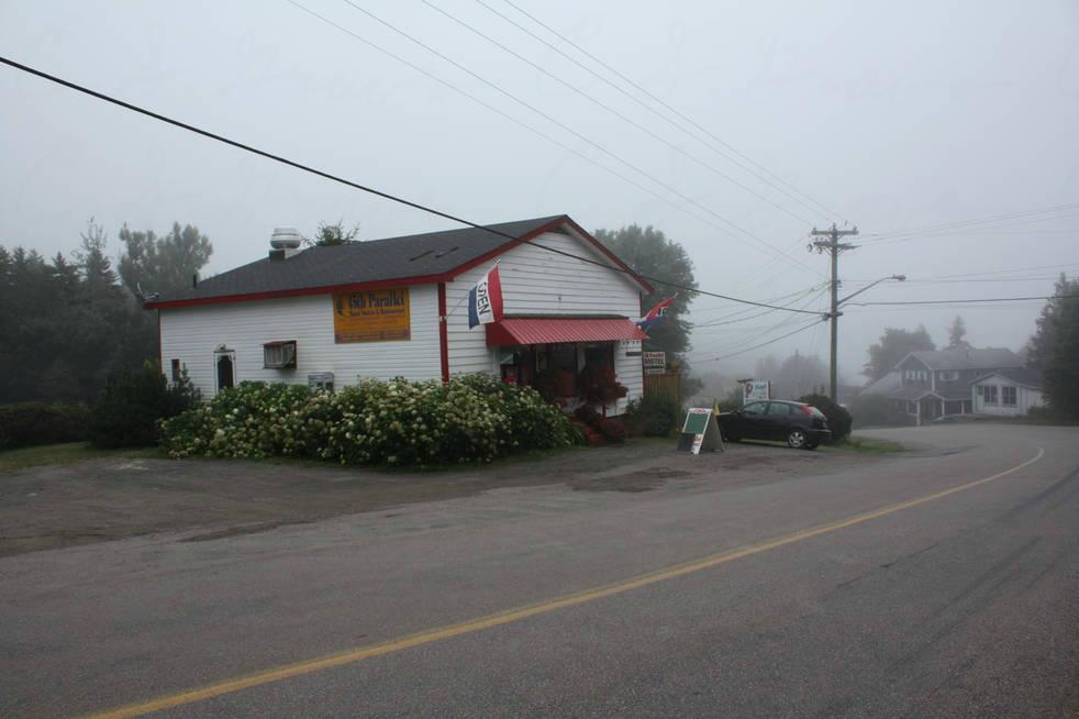 45th Parallel Motel and Restaurant-餐饮