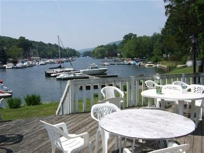 Antons on the Lake Country Inn & Marina主图