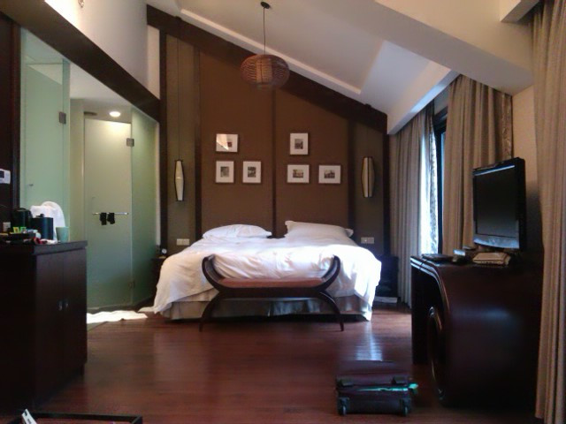 雷迪森龙井庄园主图