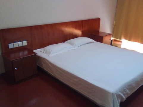 济宁豪庭酒店建设路店主图