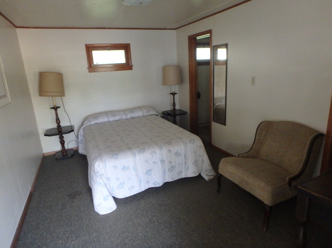 Riverside Inn