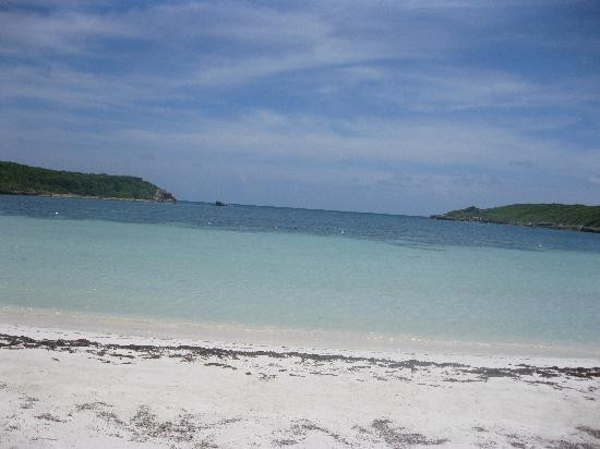 Playa Media Luna-维切克岛必去景点