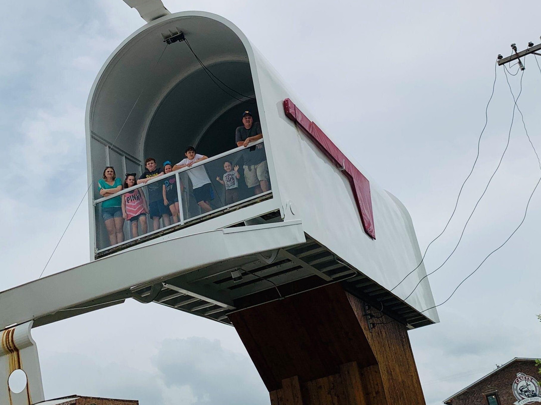 World's Largest Mailbox-Casey必去景点