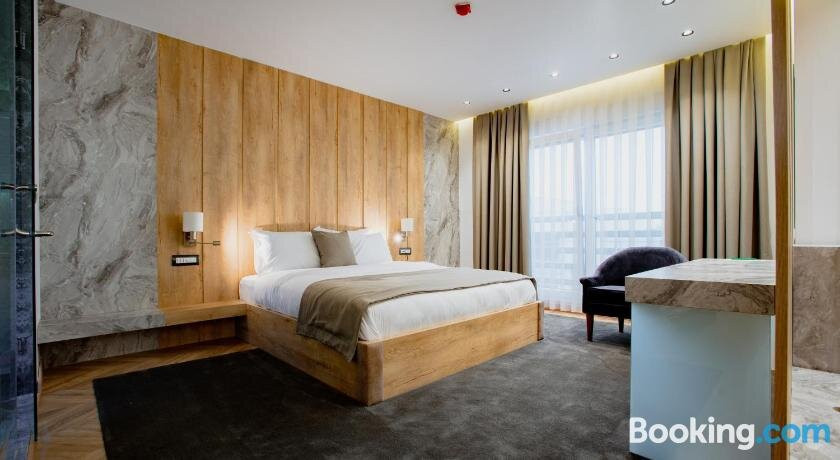 Ador Hotel主图