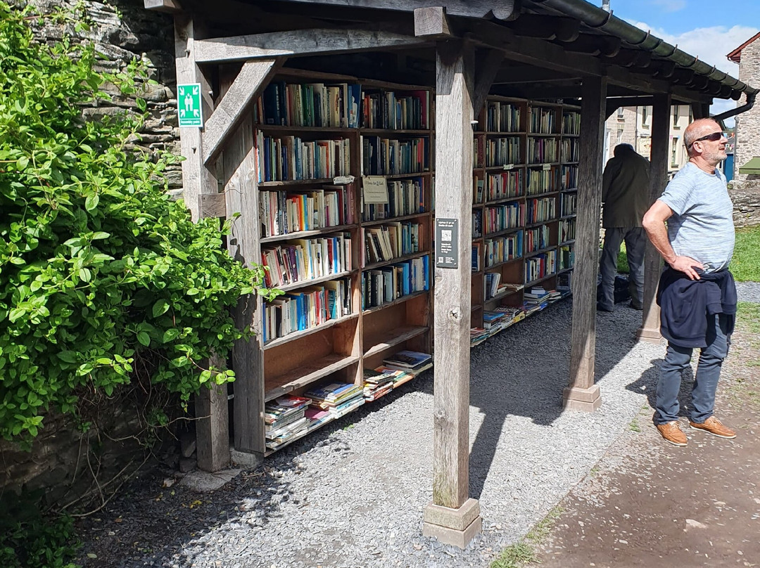 Castle Book Store景点图片