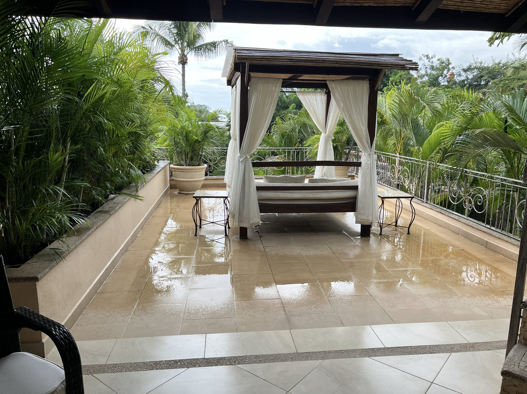 伊甸园精品酒店主图