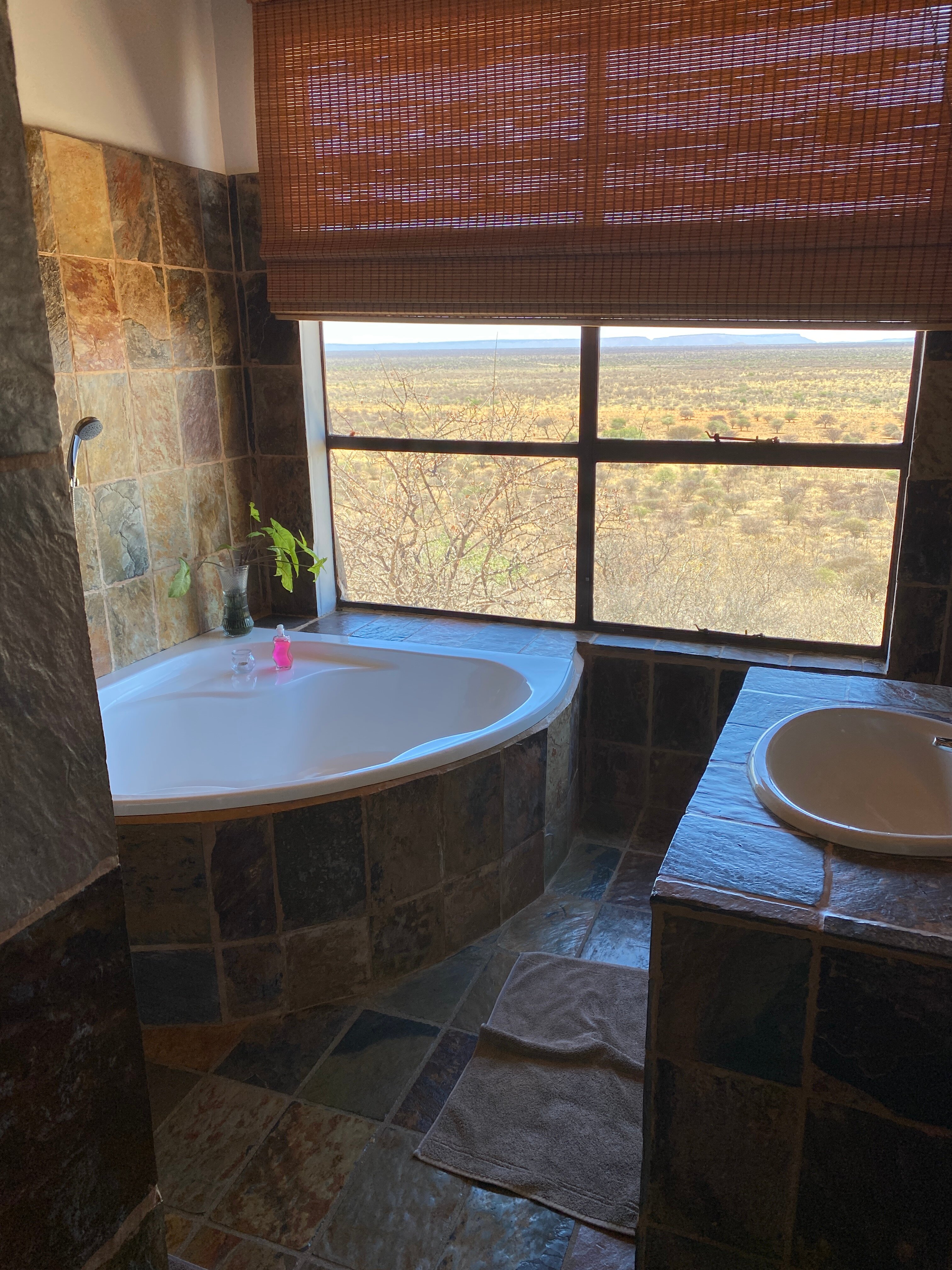 Aloegrove Safari Lodge-浴室