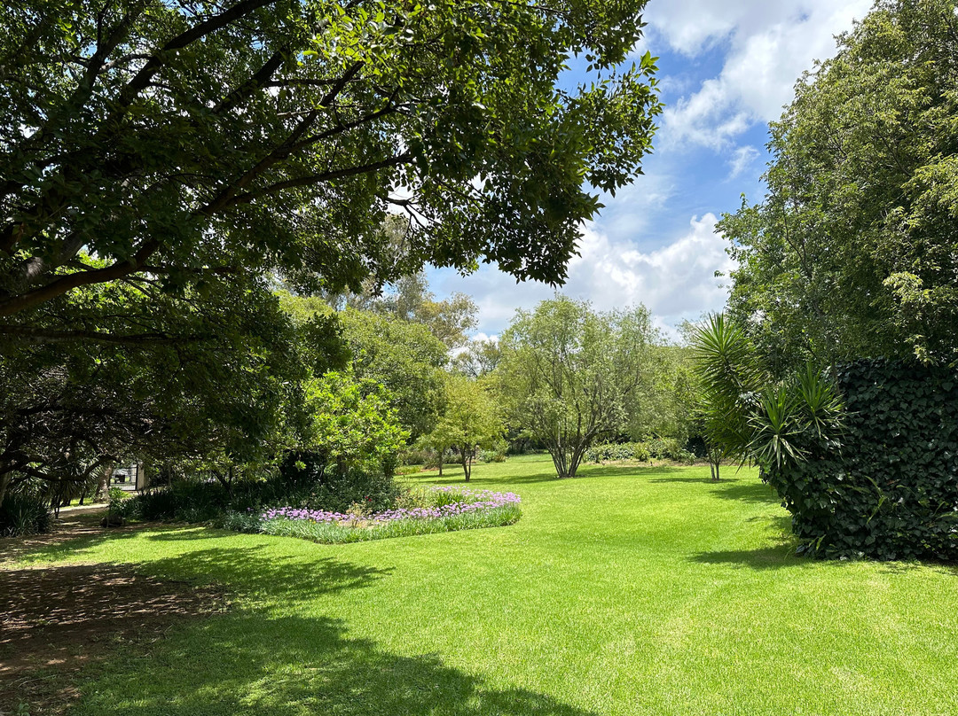 Ipe Tombe Guest Lodge主图