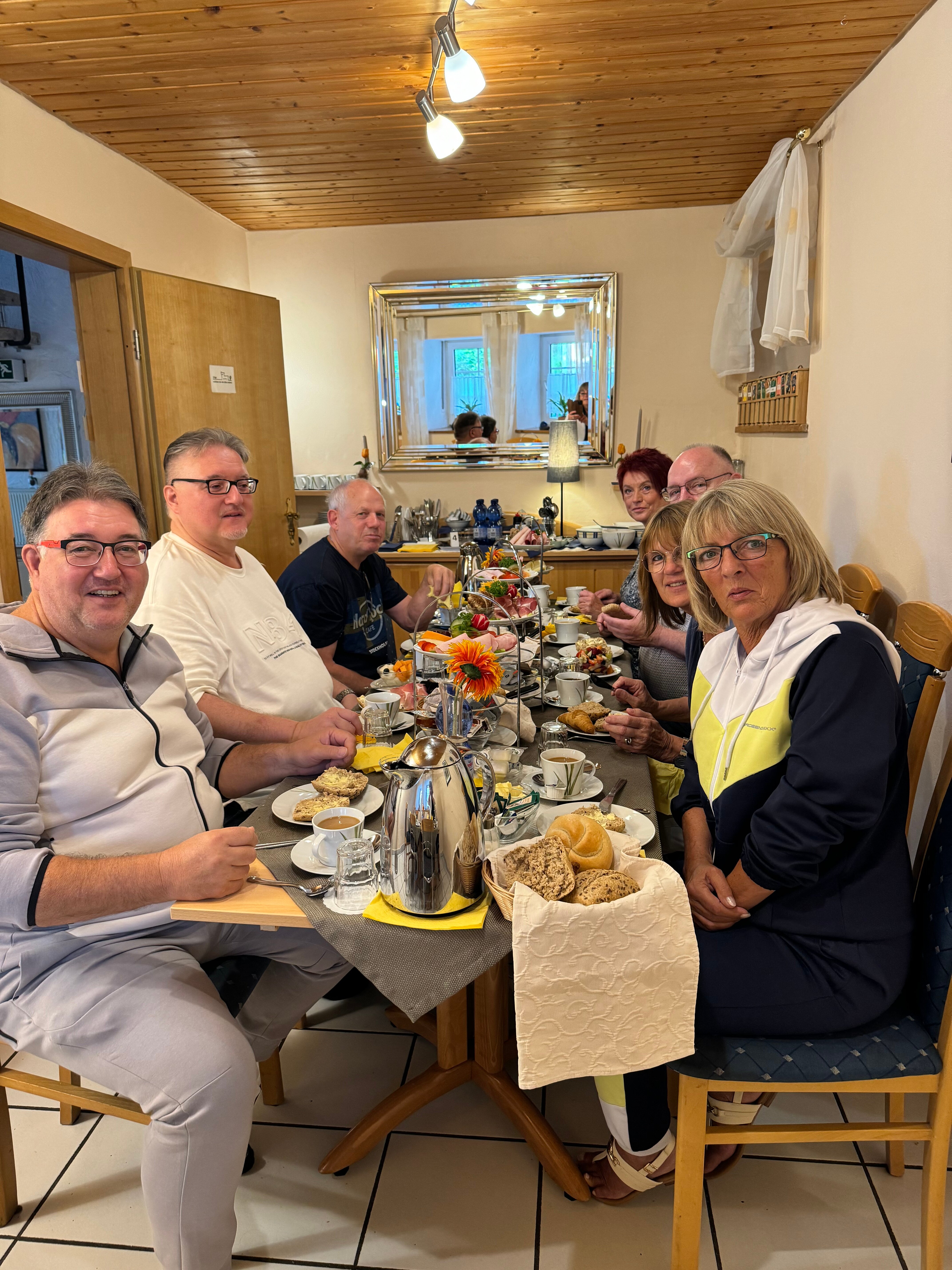 Pension Lubeck-官方