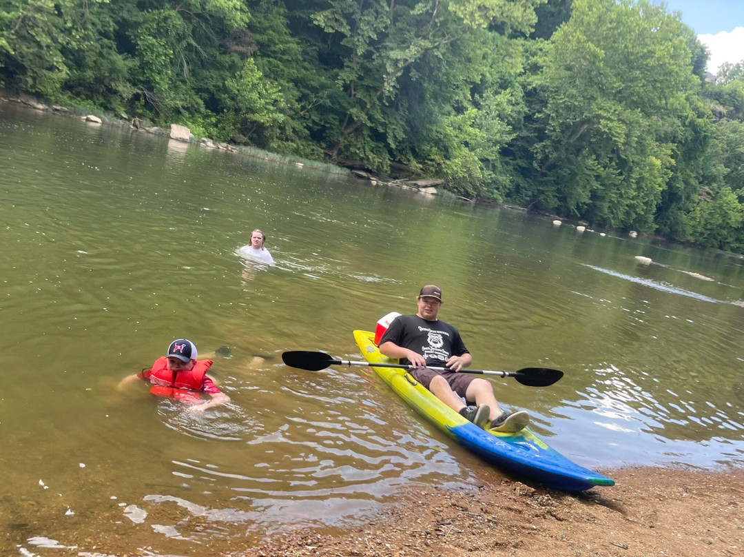 Foggy Bottom Canoe景点图片