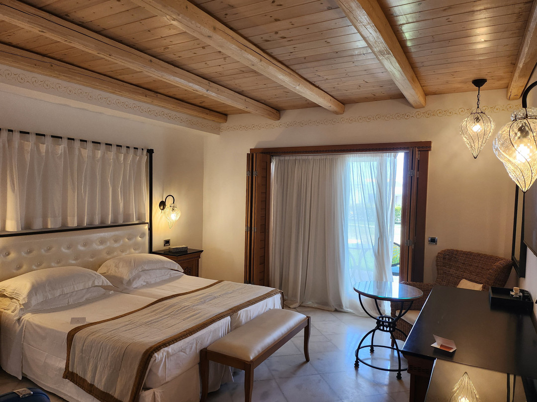 Mitsis Selection Blue Domes主图