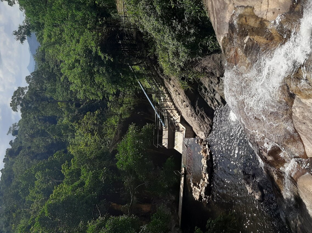 Bambarakiri Ella Falls景点图片