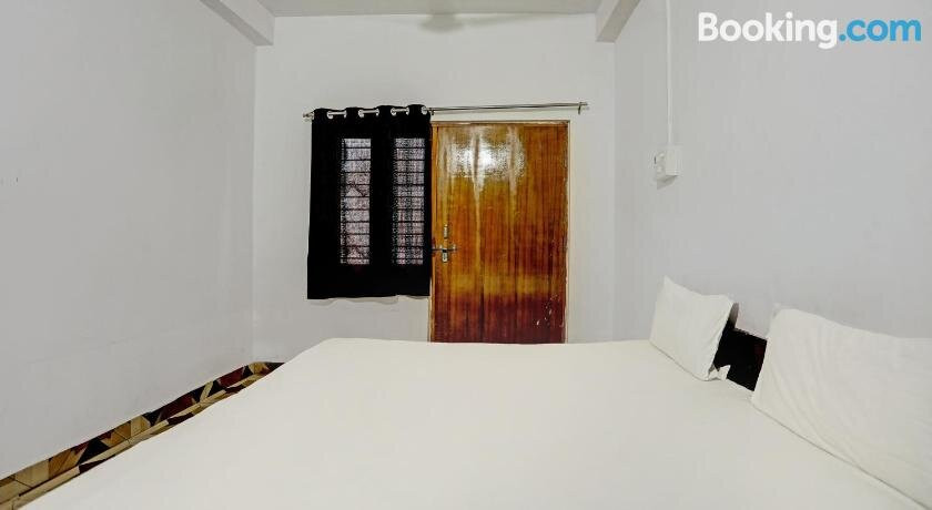 Oyo Luxury Guest House