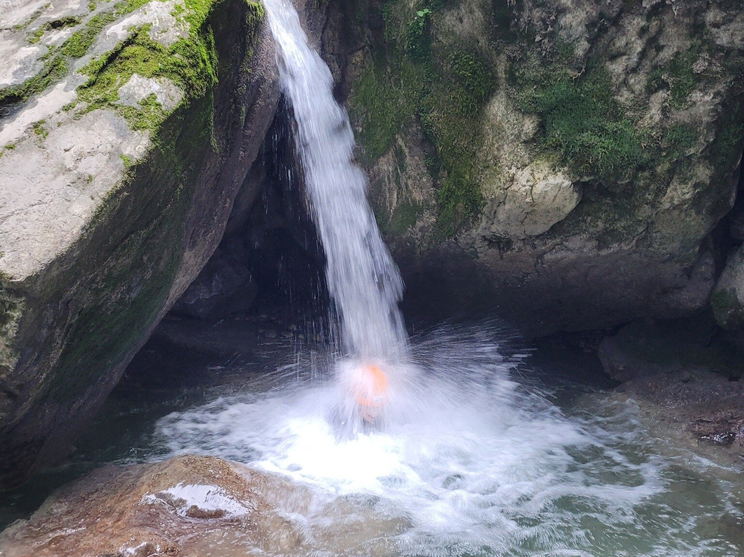 Grimpe et Eaux : Canyoning, escalade et via ferrata景点图片