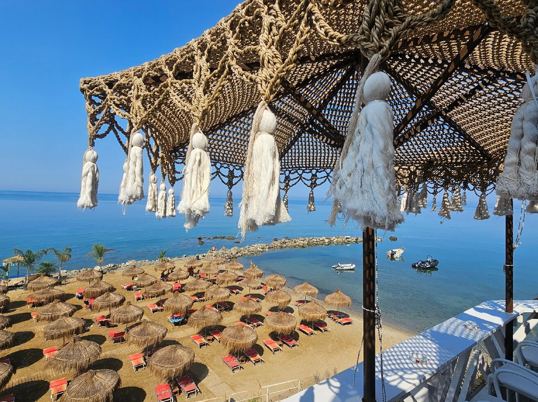 Kallmi Beach-杜勒斯必去景点