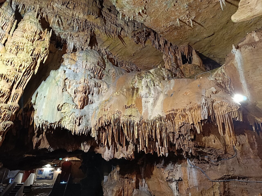 Les Grottes de Presque-Saint-Medard-de-Presque必去景点