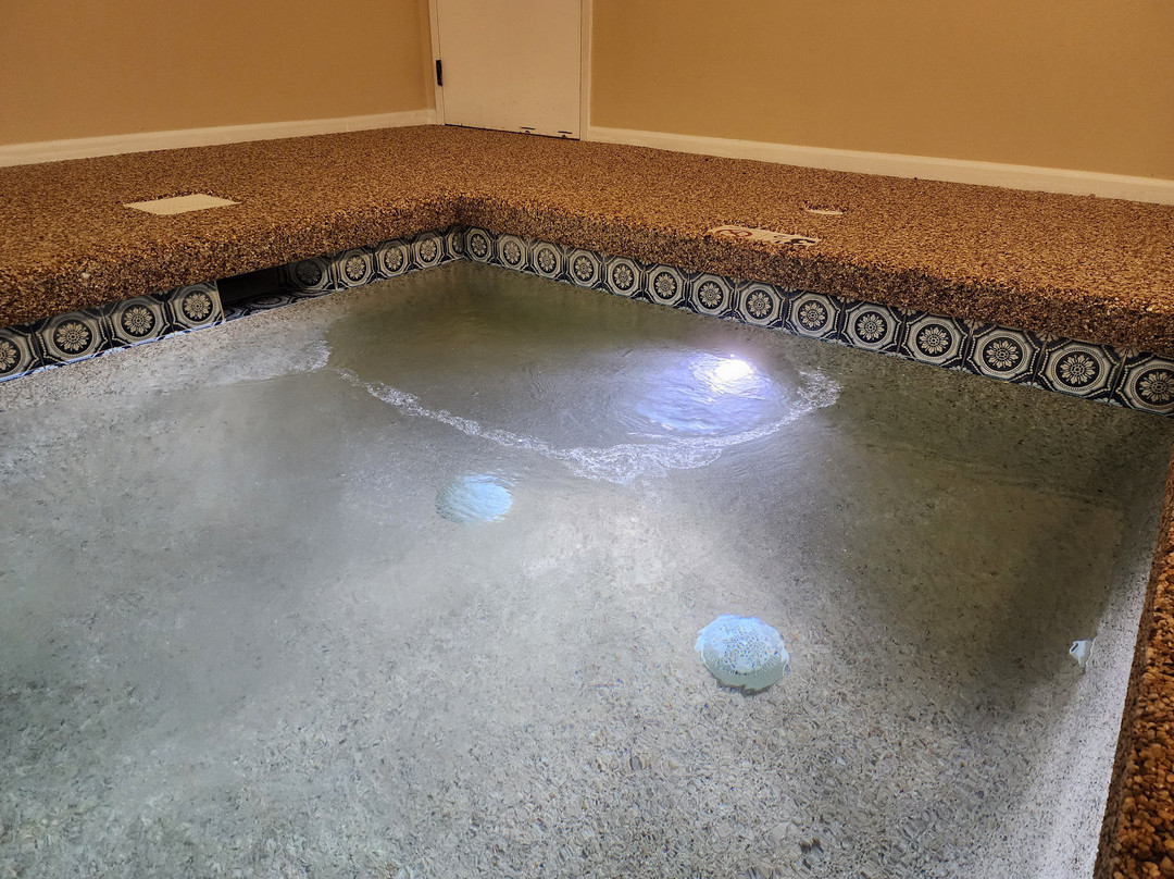 Meadowbrook Inn主图