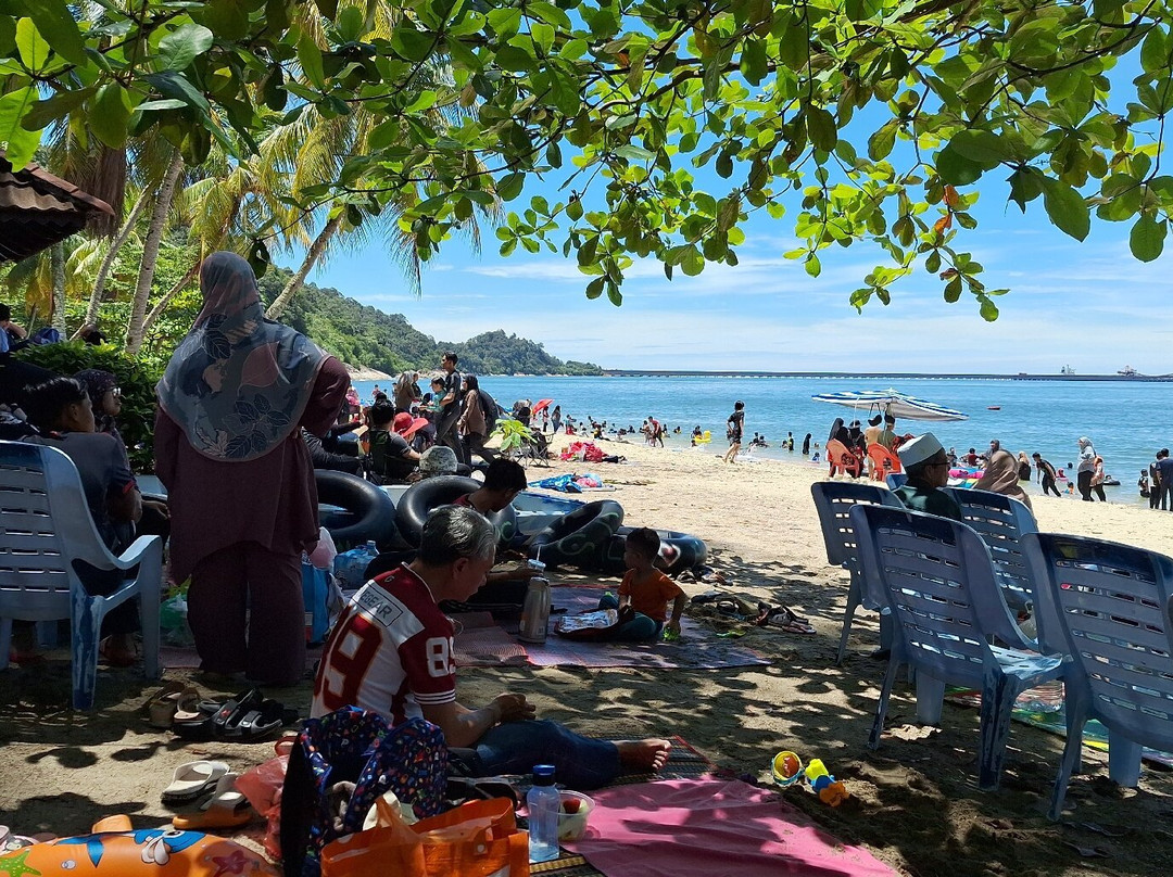 Pantai Teluk Batik-红土坎必去景点