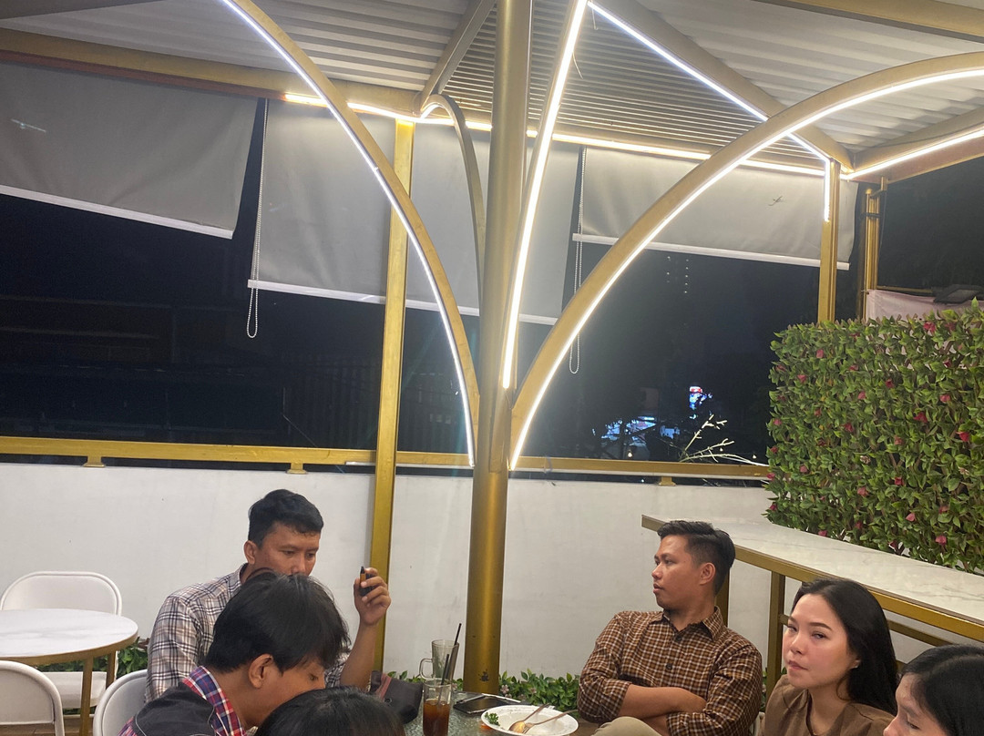 Loffee Coffee & Eatery