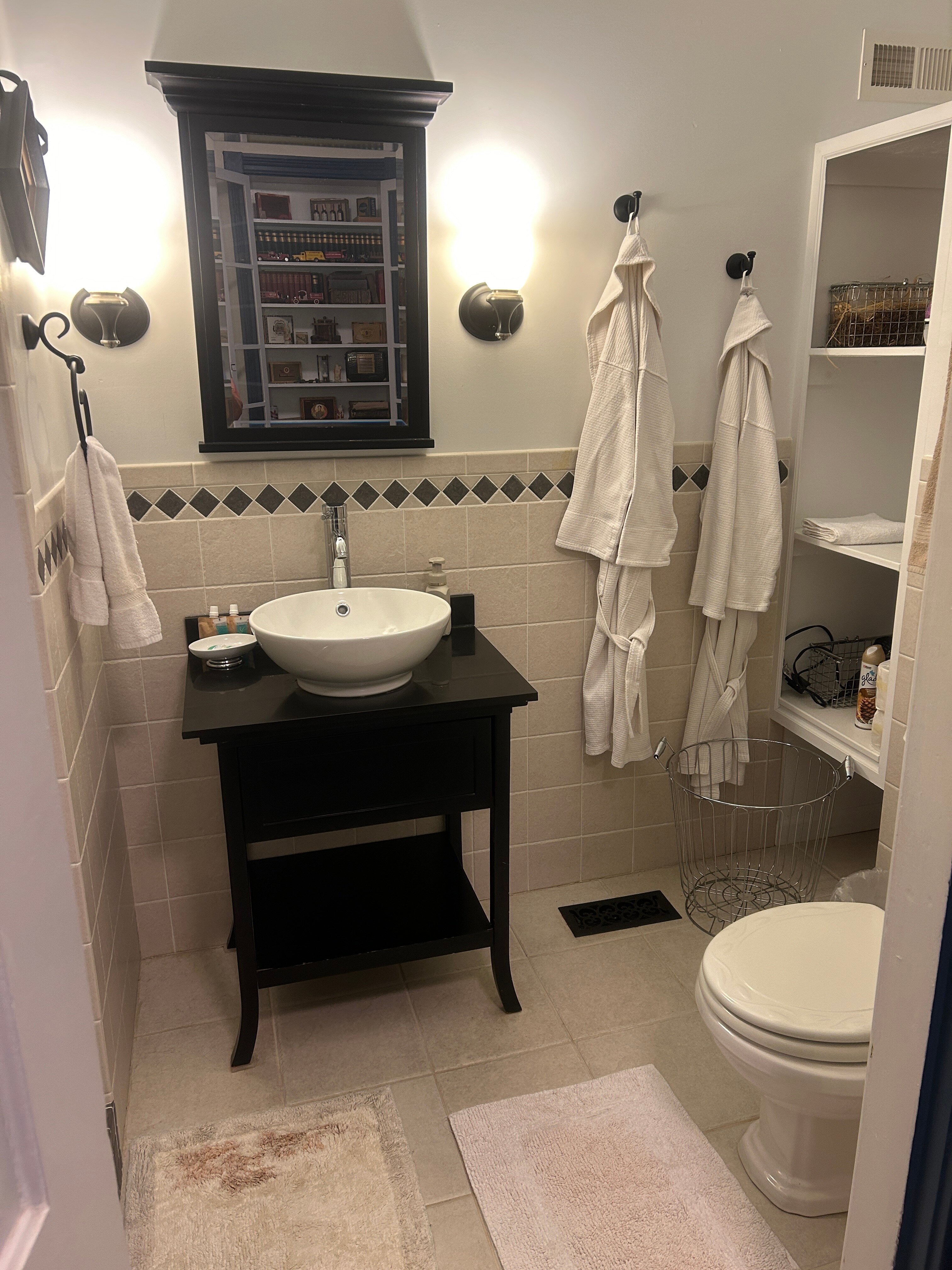 Colonial Beach Plaza Bed & Breakfast-浴室
