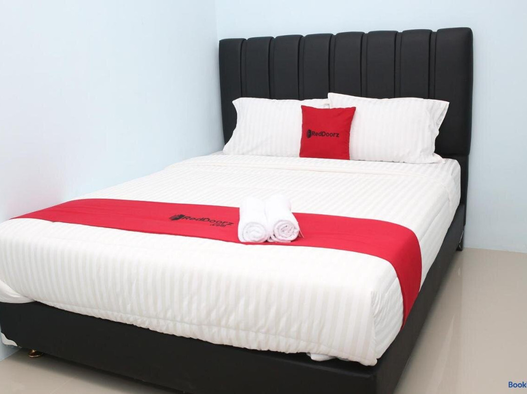 RedDoorz Syariah near Suncity Mall Madiun