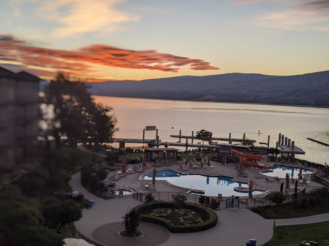 The Cove Lakeside Resort主图