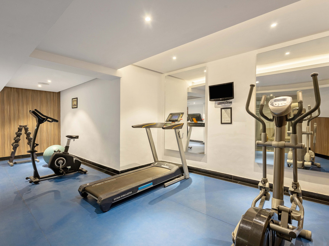 Sterling Manali主图