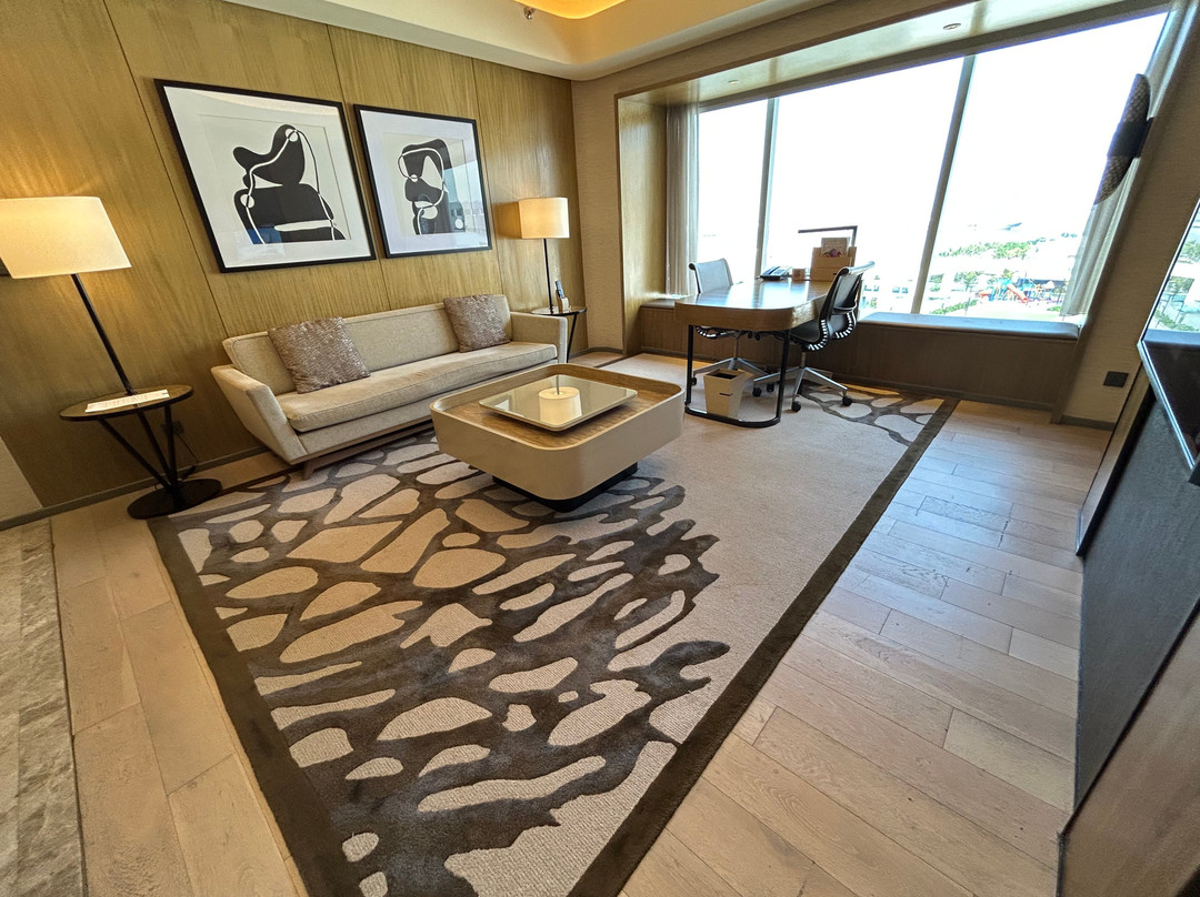 马尼拉康莱德酒店主图