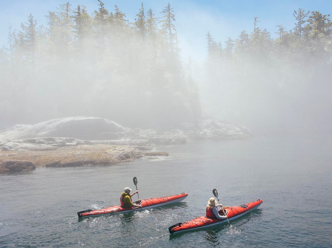 Nimmo Bay Wilderness Resort主图