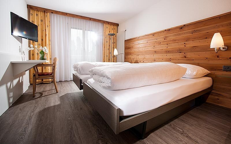 Hotel Weisses Kreuz主图