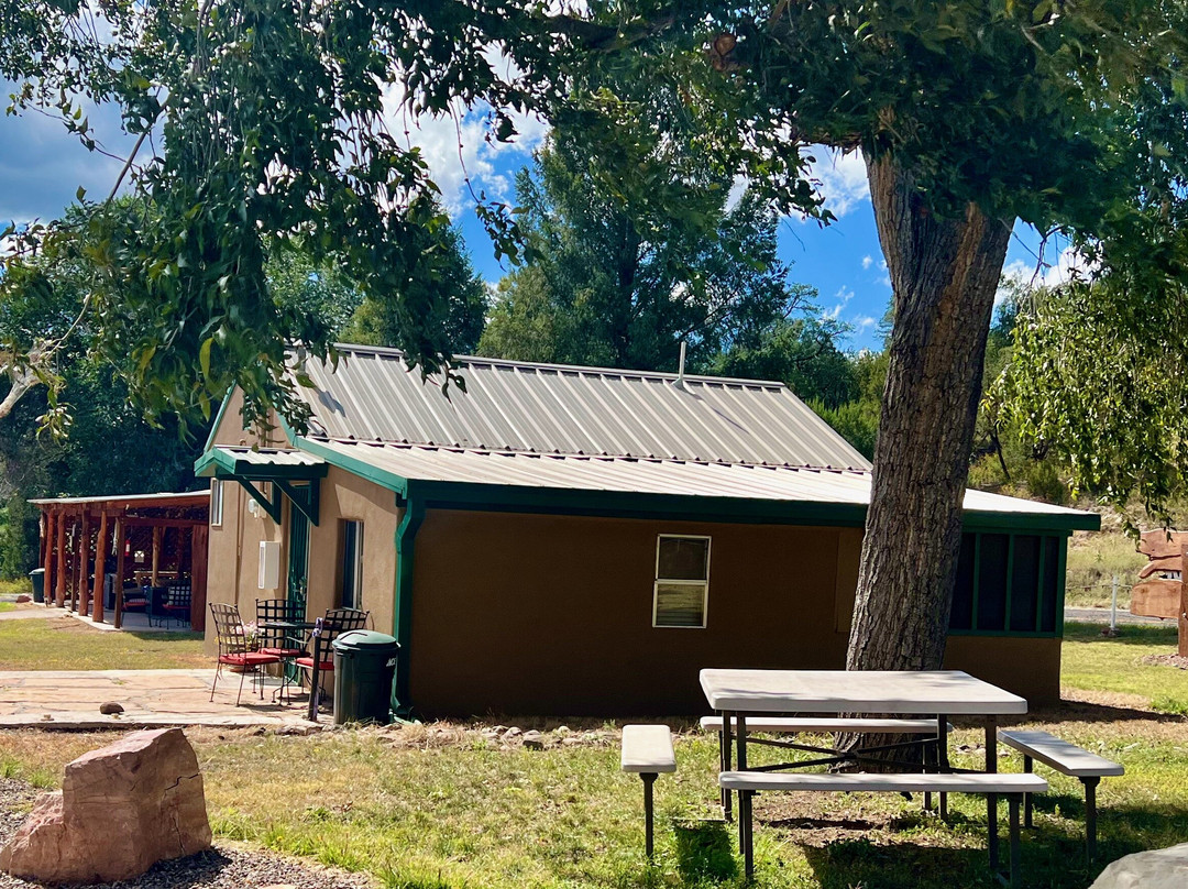 Inn At Lake Roberts主图