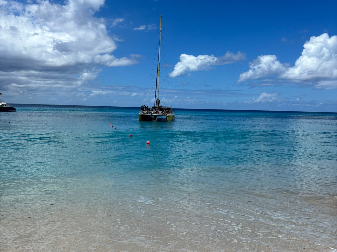 Shades Holiday Apartments主图