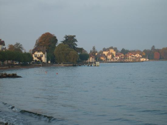 养兔场湖酒店主图