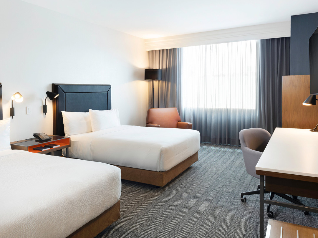 墨西哥城机场万怡酒店主图