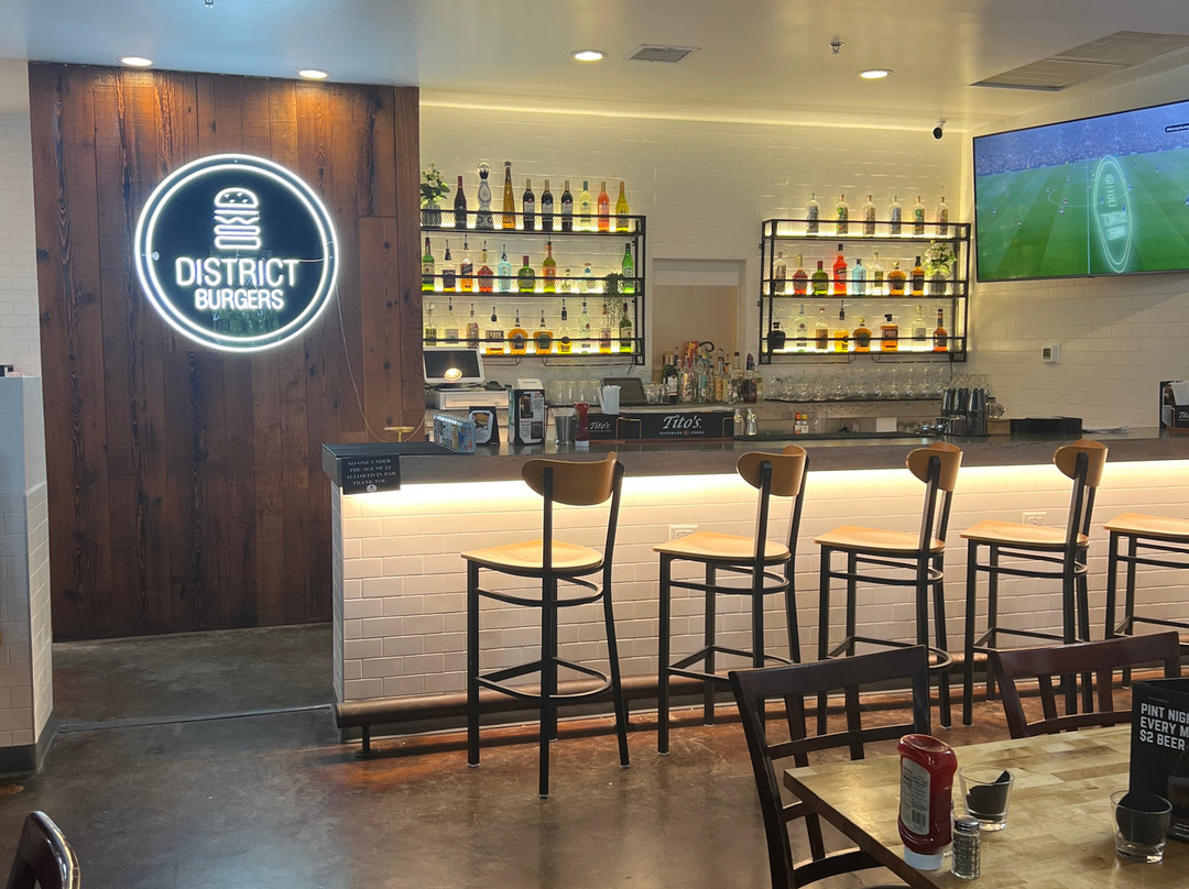 District Burger Jenks