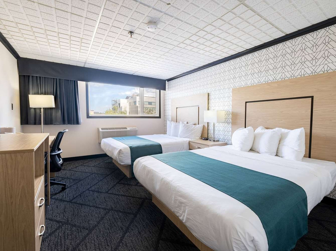 Sternwheeler Hotel And Conference Centre, Trademark By Wyndham