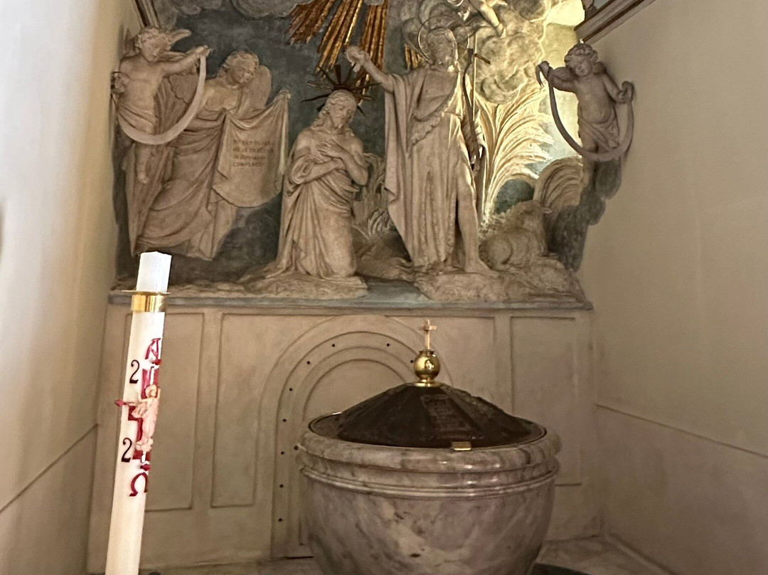 Chiesa di S. Ambrogio-瓦拉泽必去景点