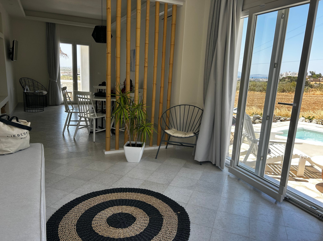 Aeolos Villas Sustainable Living主图