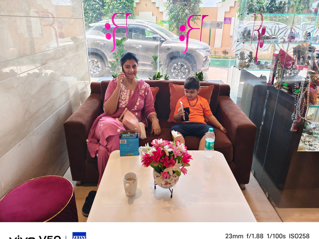 哈里瓦卡尔森乡村套房酒店主图