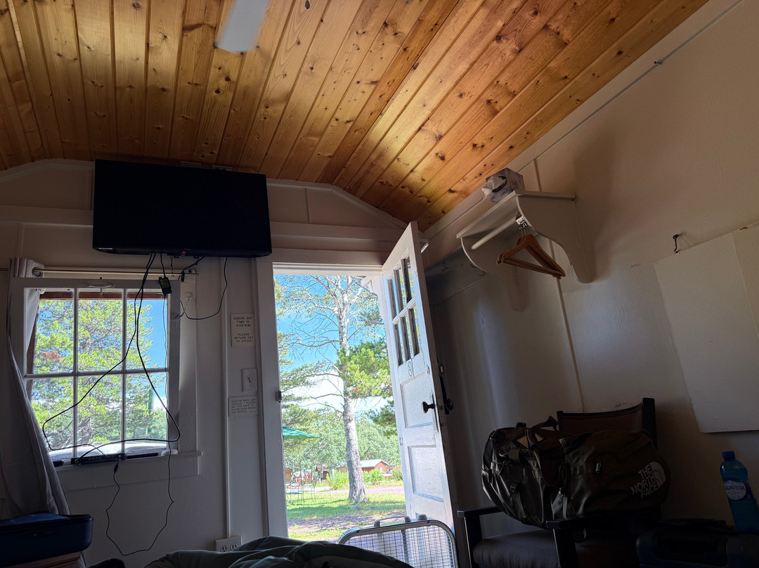 East Glacier Motel And Cabins主图